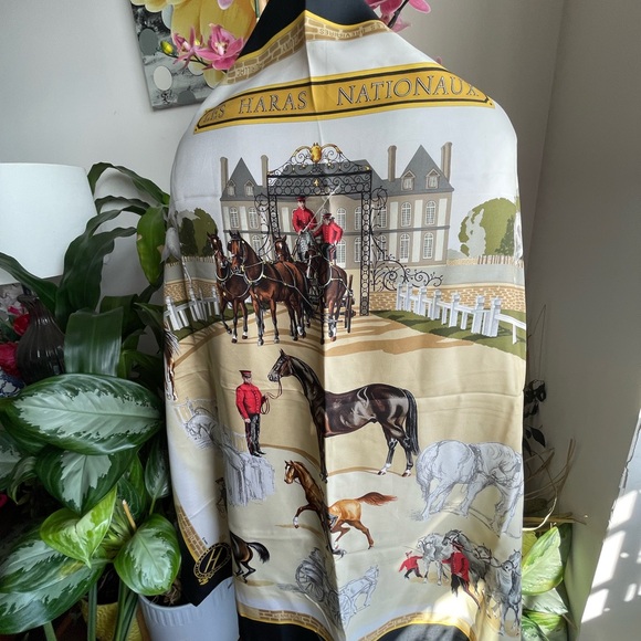 Hermès Silk Scarf - Picture 2 of 16